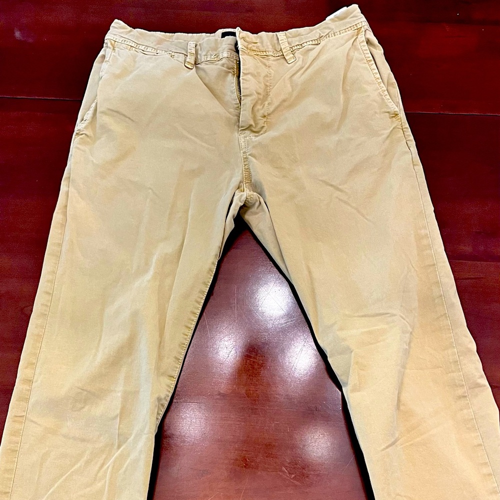 American Eagle Next Level flex khaki pants